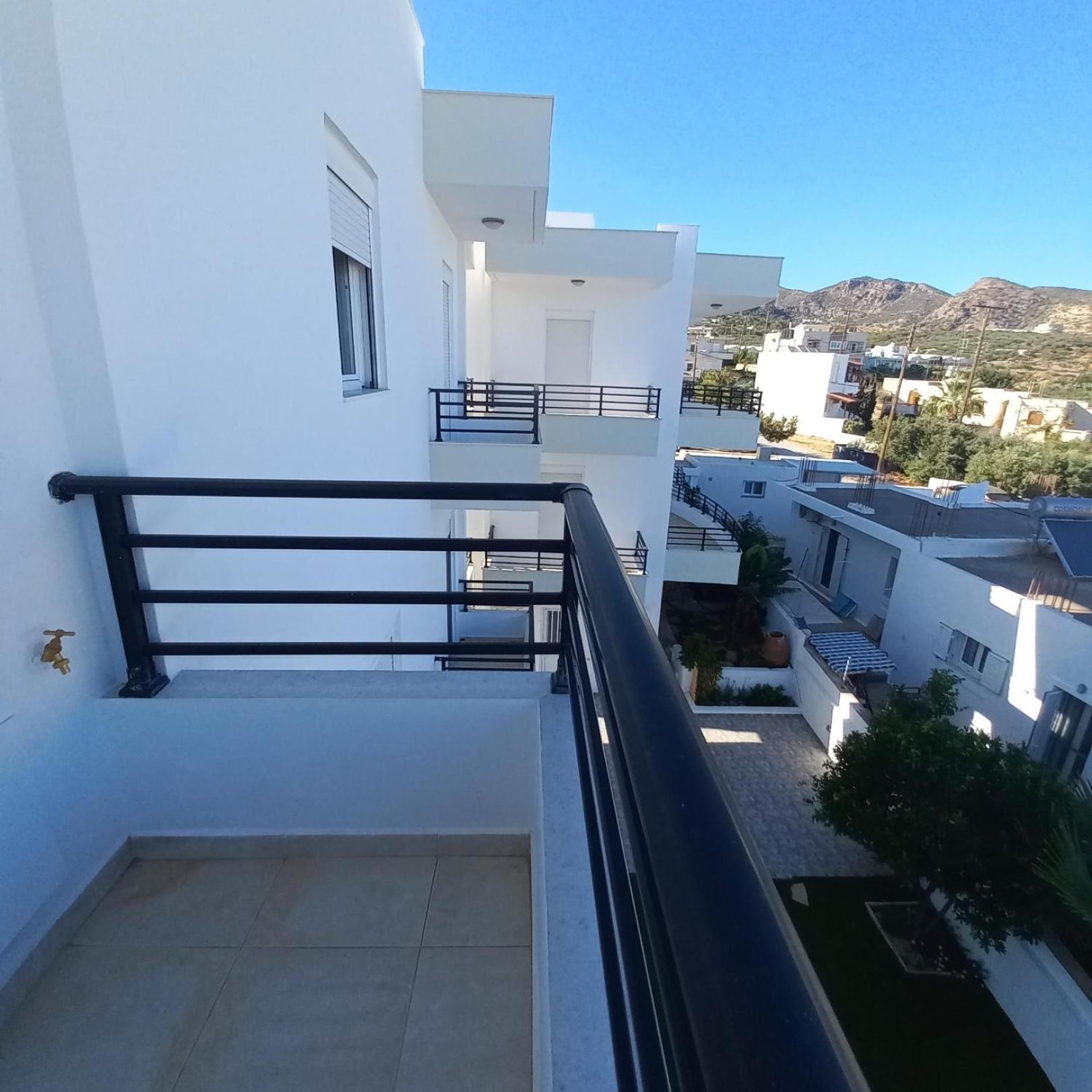Central Rooms Makry Gialos  Exterior photo