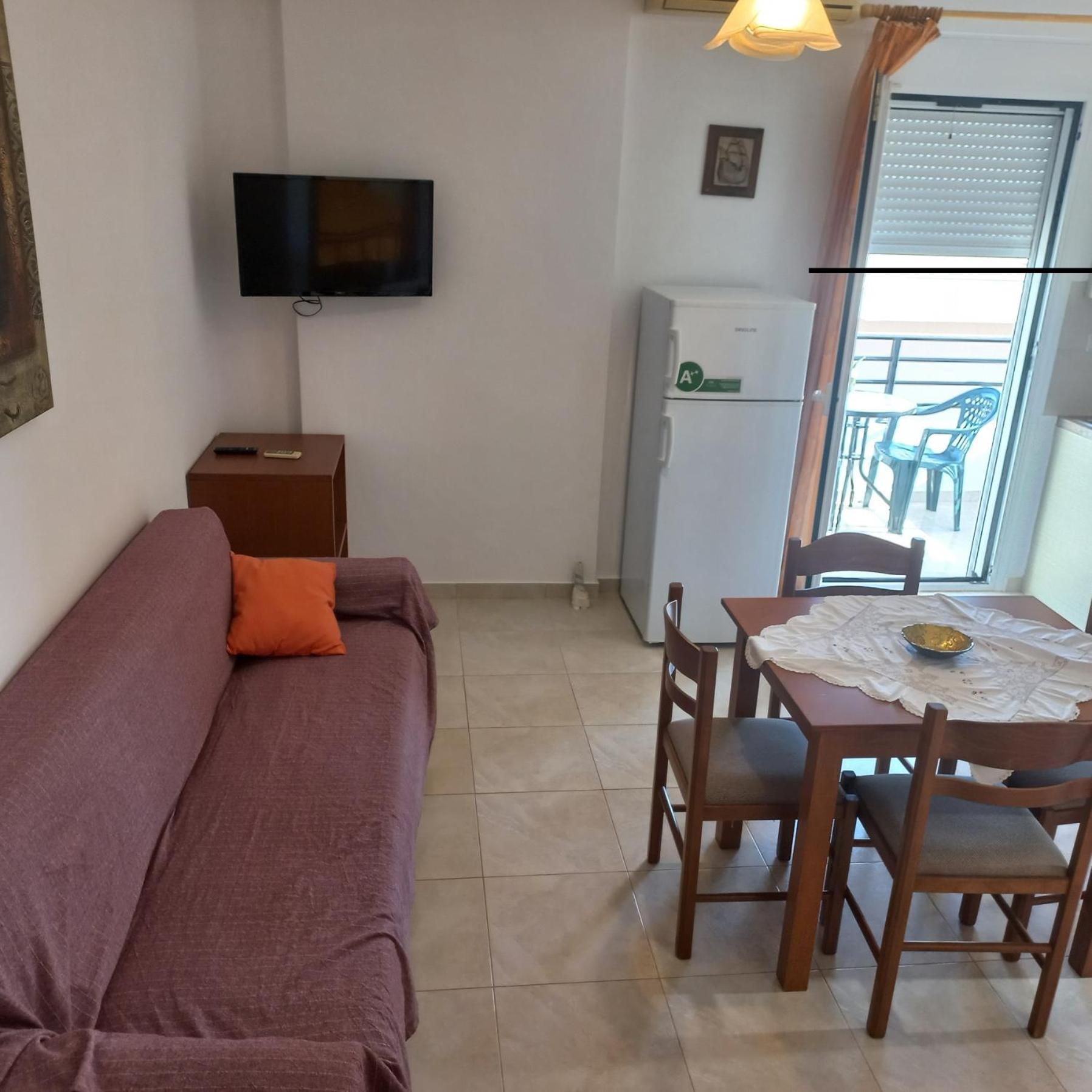 Central Rooms Makry Gialos  Exterior photo