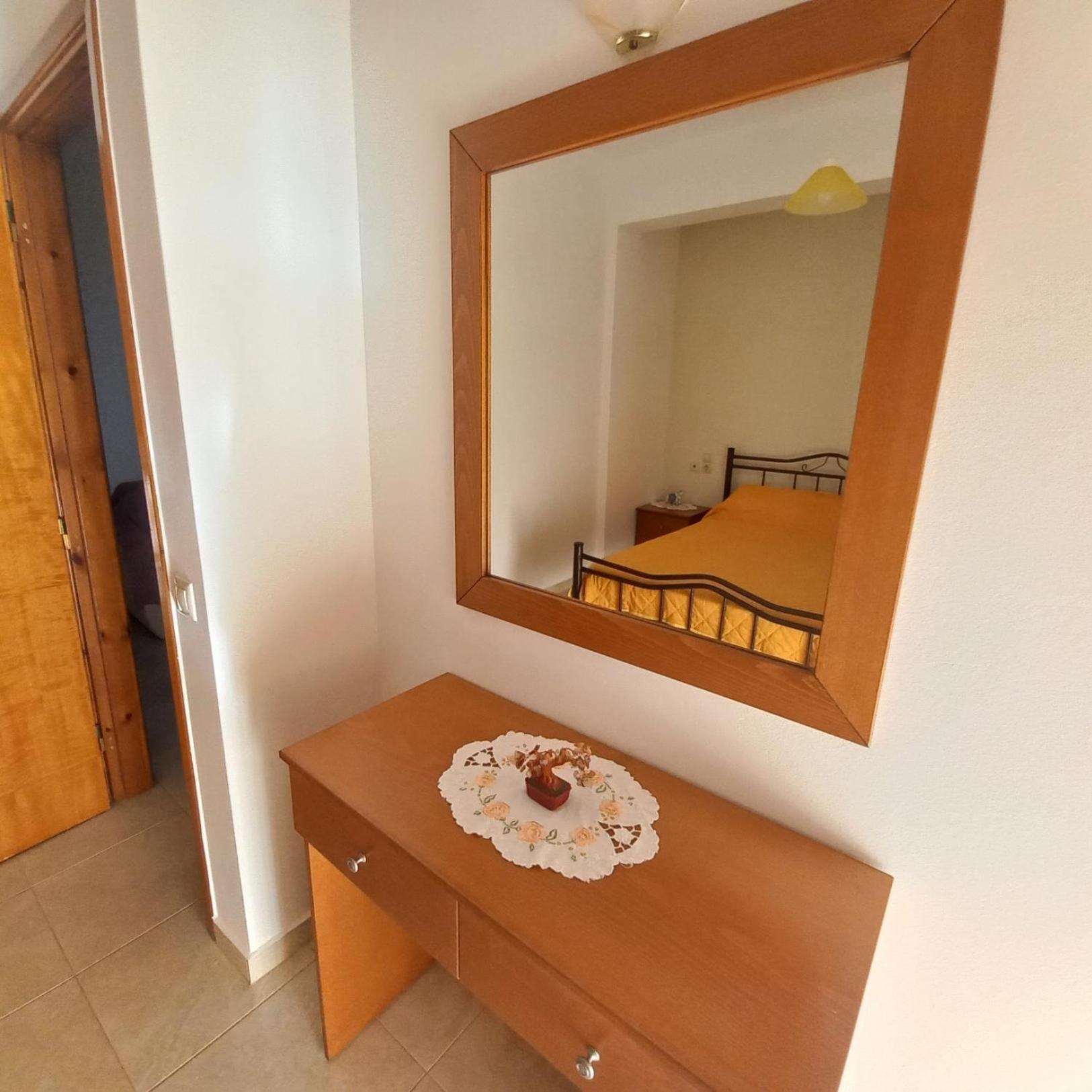 Central Rooms Makry Gialos  Exterior photo