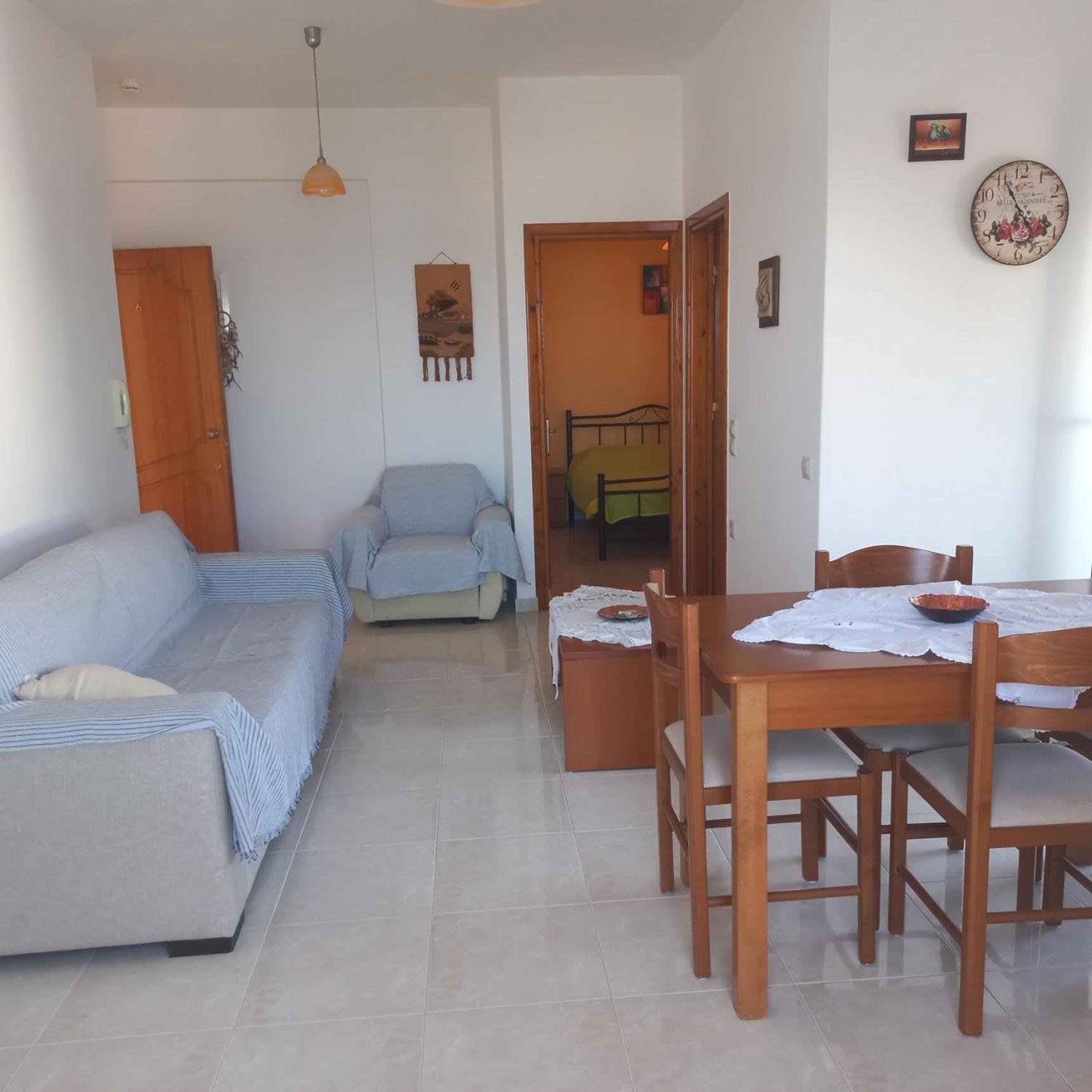 Central Rooms Makry Gialos  Exterior photo