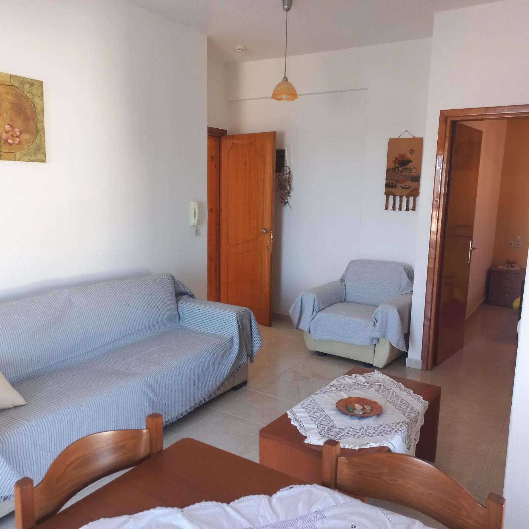 Central Rooms Makry Gialos  Exterior photo