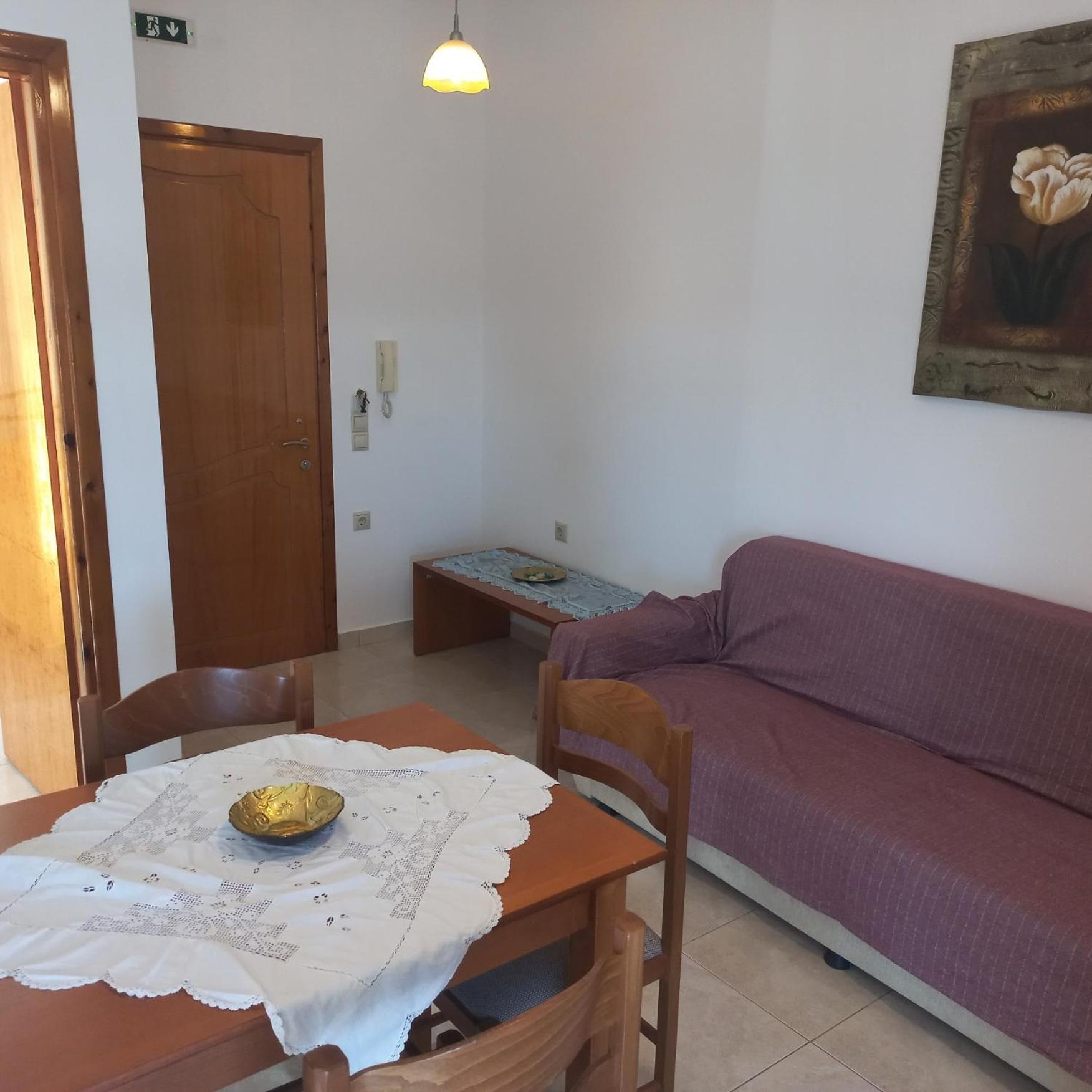 Central Rooms Makry Gialos  Exterior photo