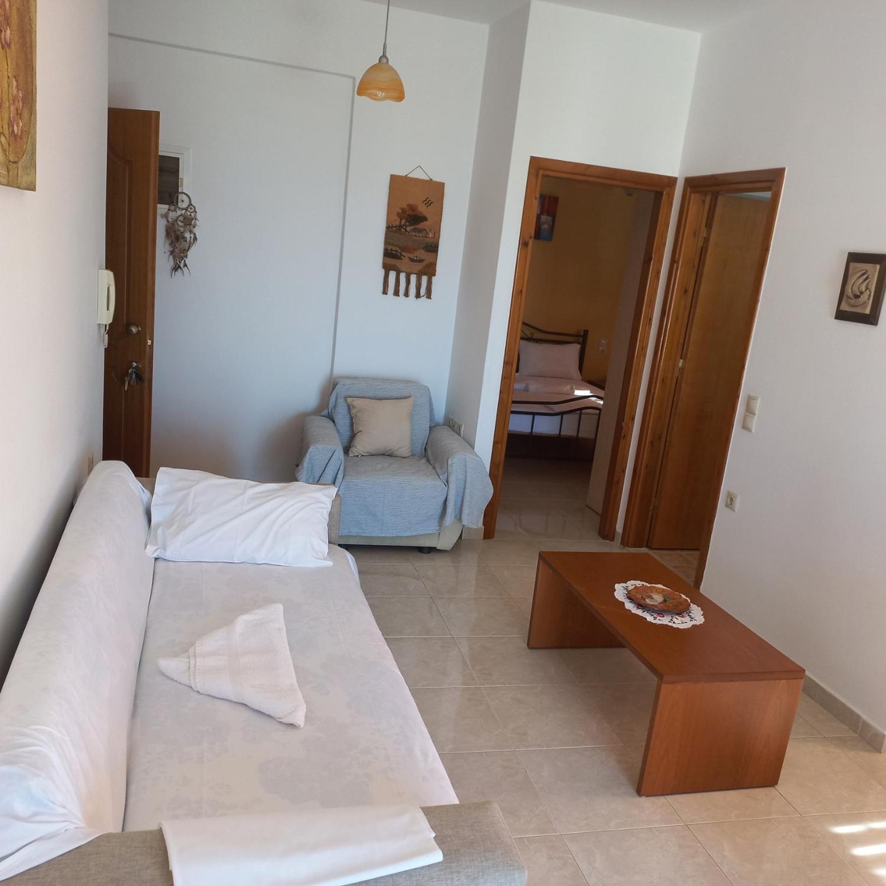 Central Rooms Makry Gialos  Exterior photo
