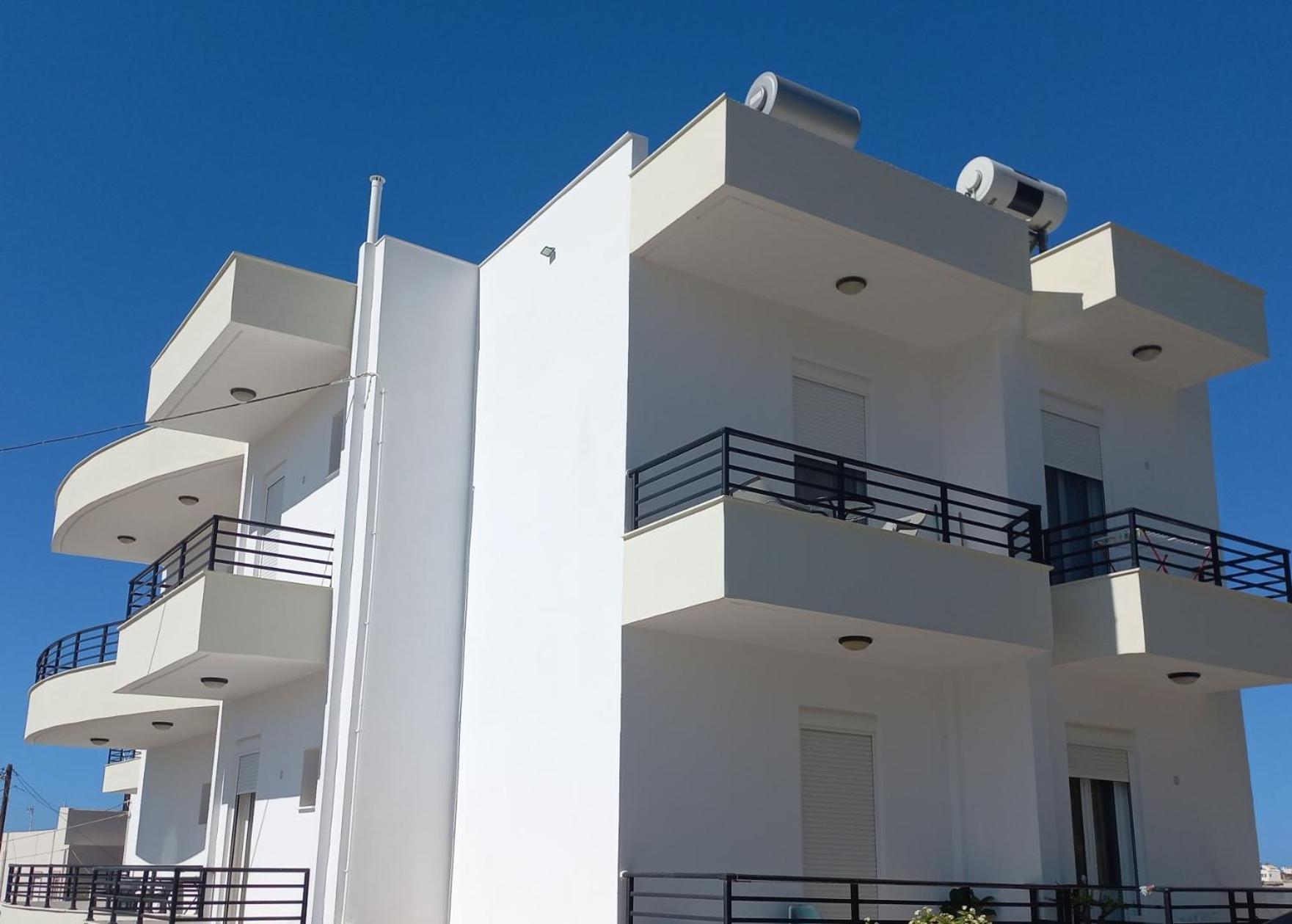 Central Rooms Makry Gialos  Exterior photo