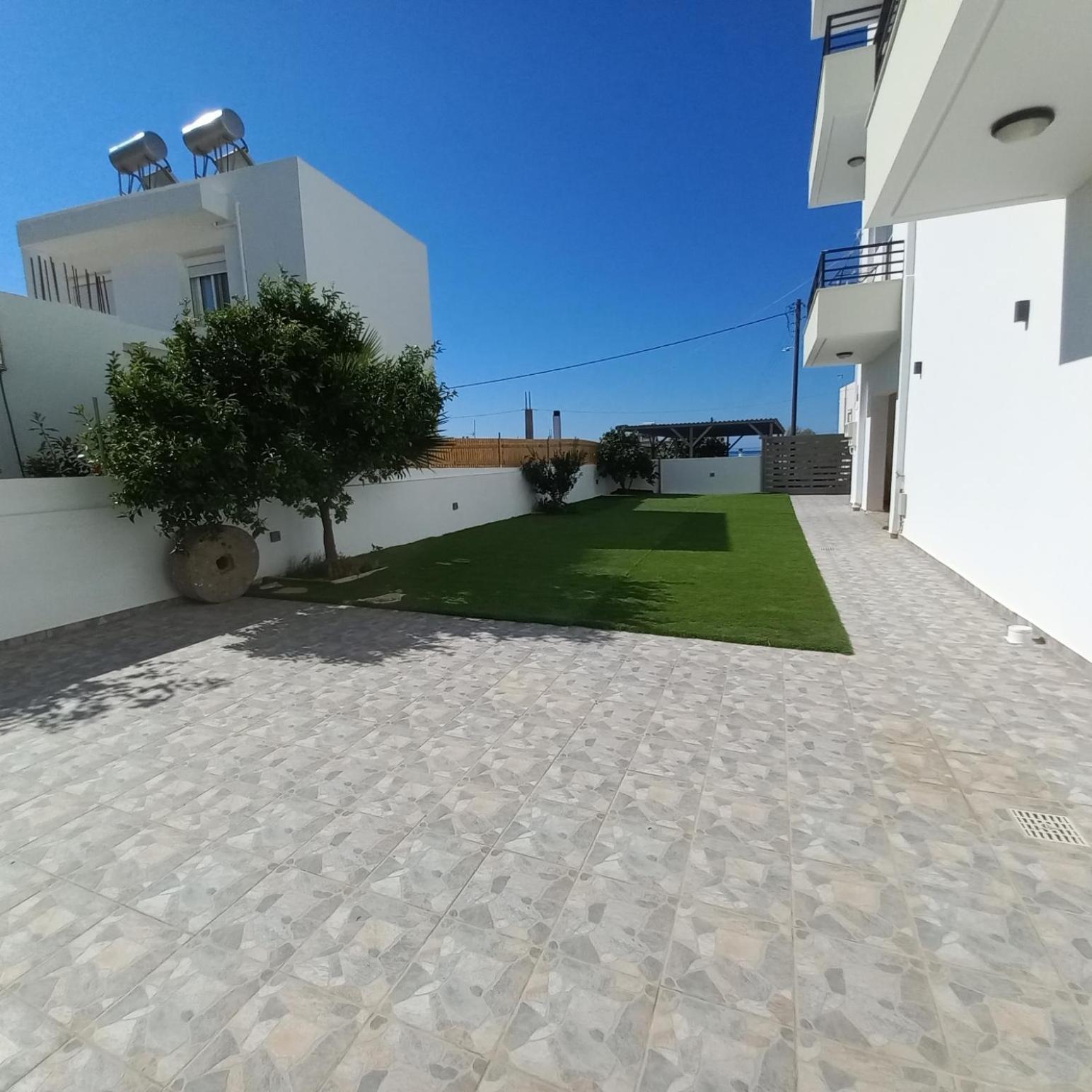Central Rooms Makry Gialos  Exterior photo